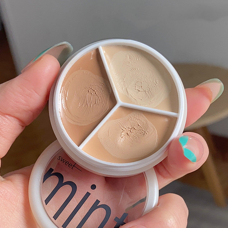 Tri-Color Concealer Foundation – Flawless Coverage & Natural Finish