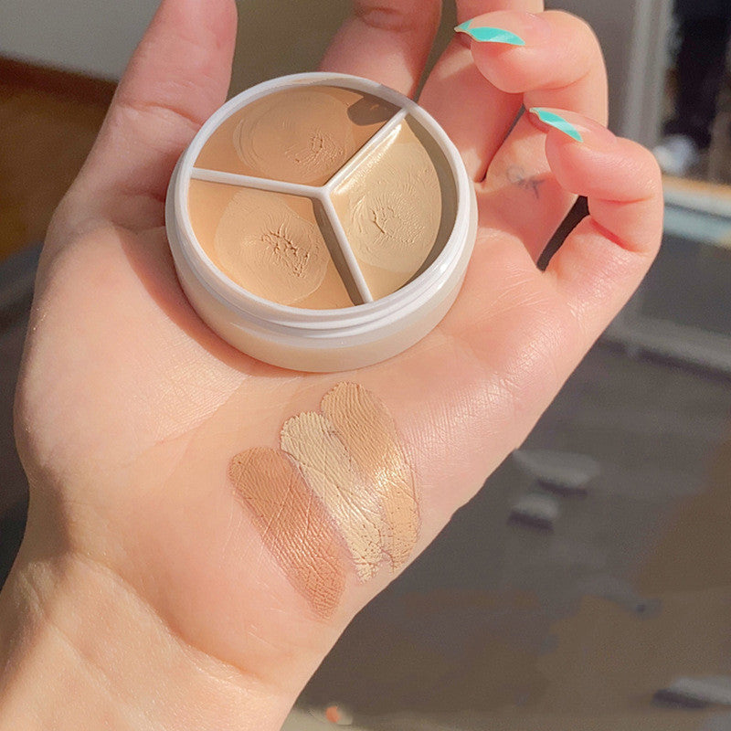 Tri-Color Concealer Foundation – Flawless Coverage & Natural Finish